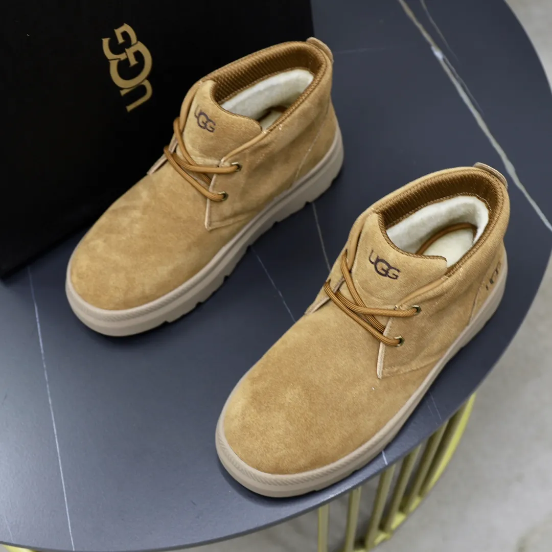 Ex-factory price: 520💰Thick wool imported from Australia Brand: UGG genuine purchase Size: 39-44 (45 customized) Grade: Official website 1:1 Material: First layer of genuine leather waterproof and antifreeze upper Real wool lining Original non-slip and wear-resistant outsole Style category: Men's casual shoes Trendy style Comfortable on the feet Color: Official website color synchronization